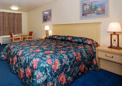 Austin Town Inn Austintown Room photo
